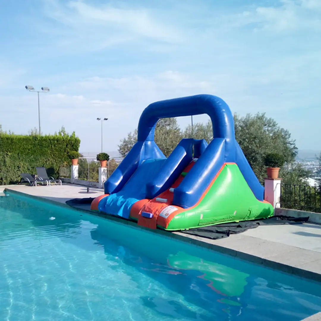 Castillo acuático piscina